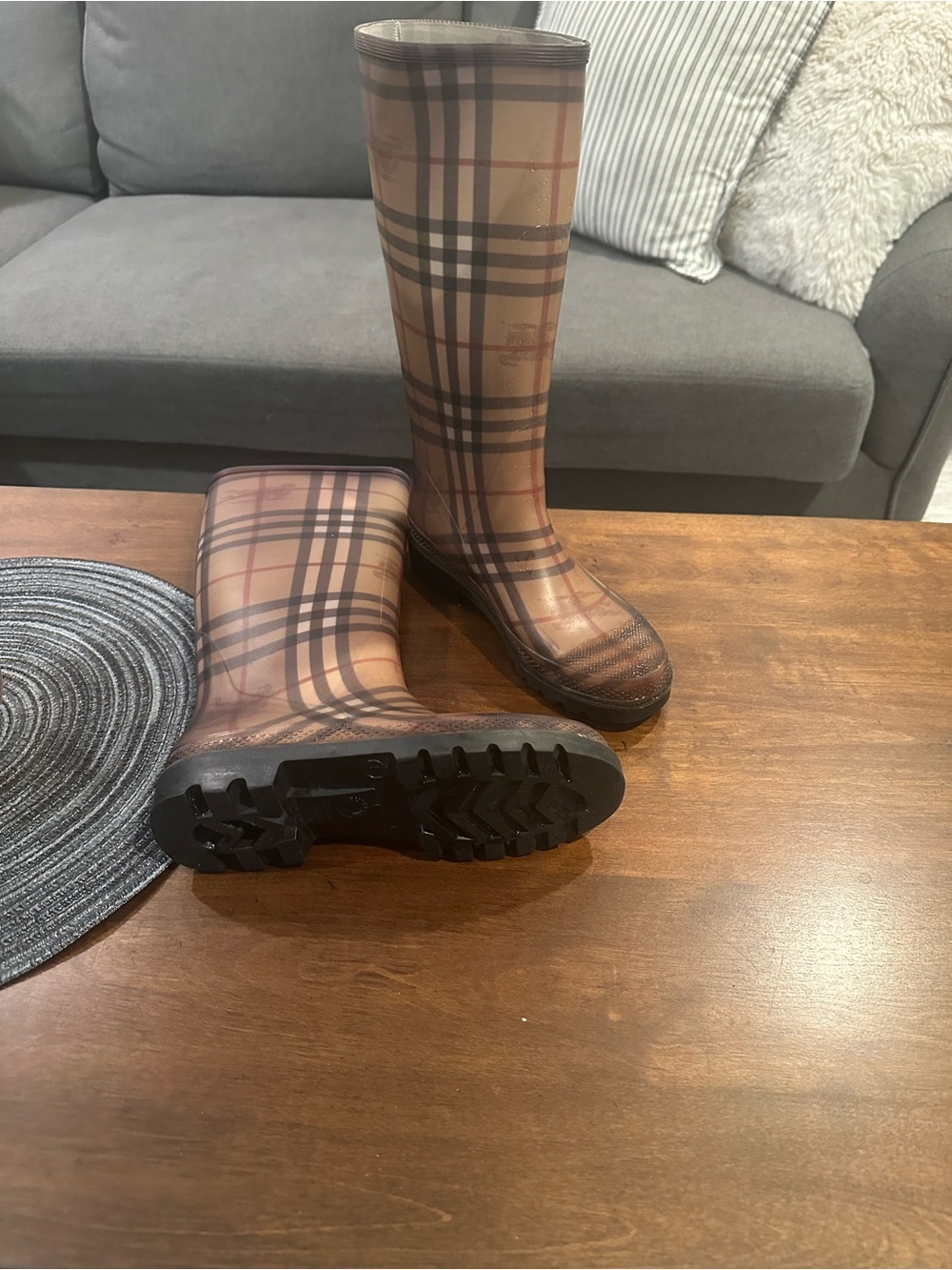 Burberry Black Rubber Sole Boot - Logo Detail - Picture 3 of 4